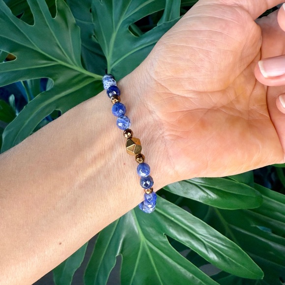 Sodalite & Hematite Bracelet  (one) - Picture 6 of 6